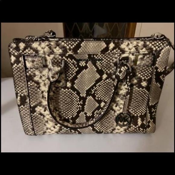 Michael Kors purse - Picture 5 of 5